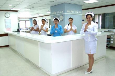 English-Speaking Nurses - Yanhee Hospital - Больница «Янхи»